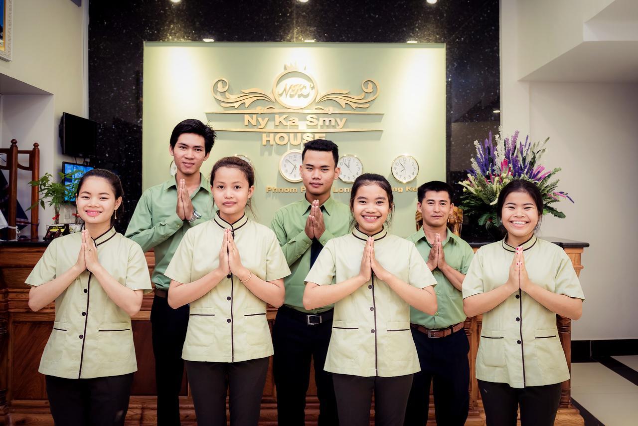 Nks Hotel Phnom Penh Exterior foto